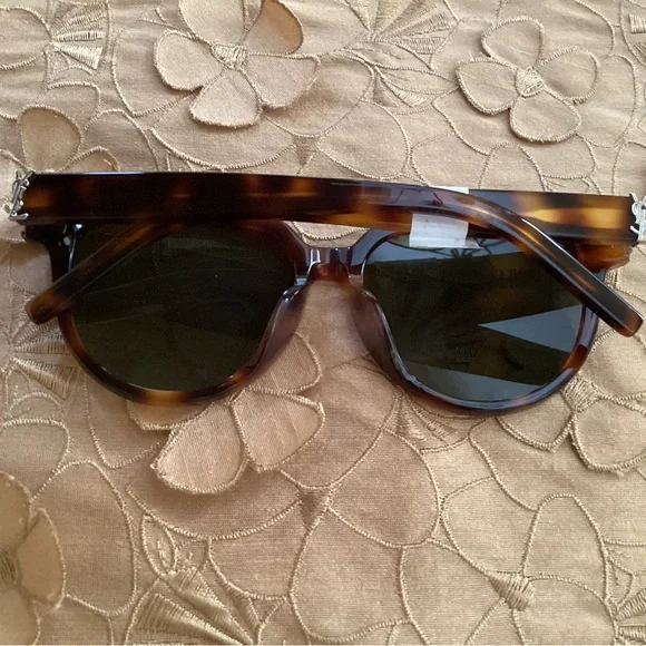 NEW 100% Authentic Saint Laurent YSL Sunglasses SL M28 005  display picture 1